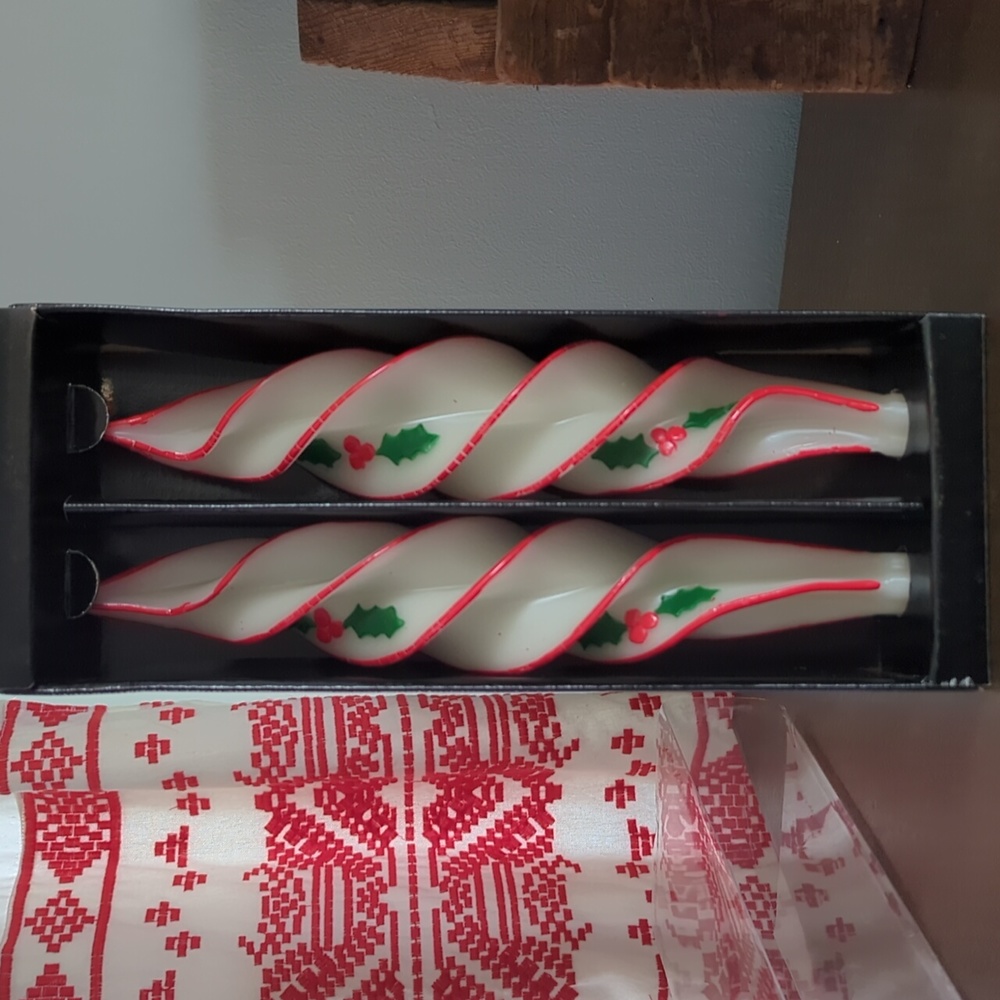 Feather Tapered White And Candy Cane Christmas Berry 12in Candlesticks